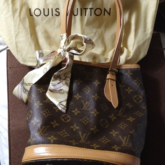 SOLDLOUIS VUITTON PETITE BUCKET SOLD - Picture 1 of 12